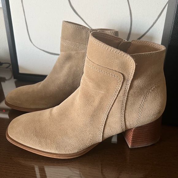 Lucky Brand suede boots - Picture 1 of 6